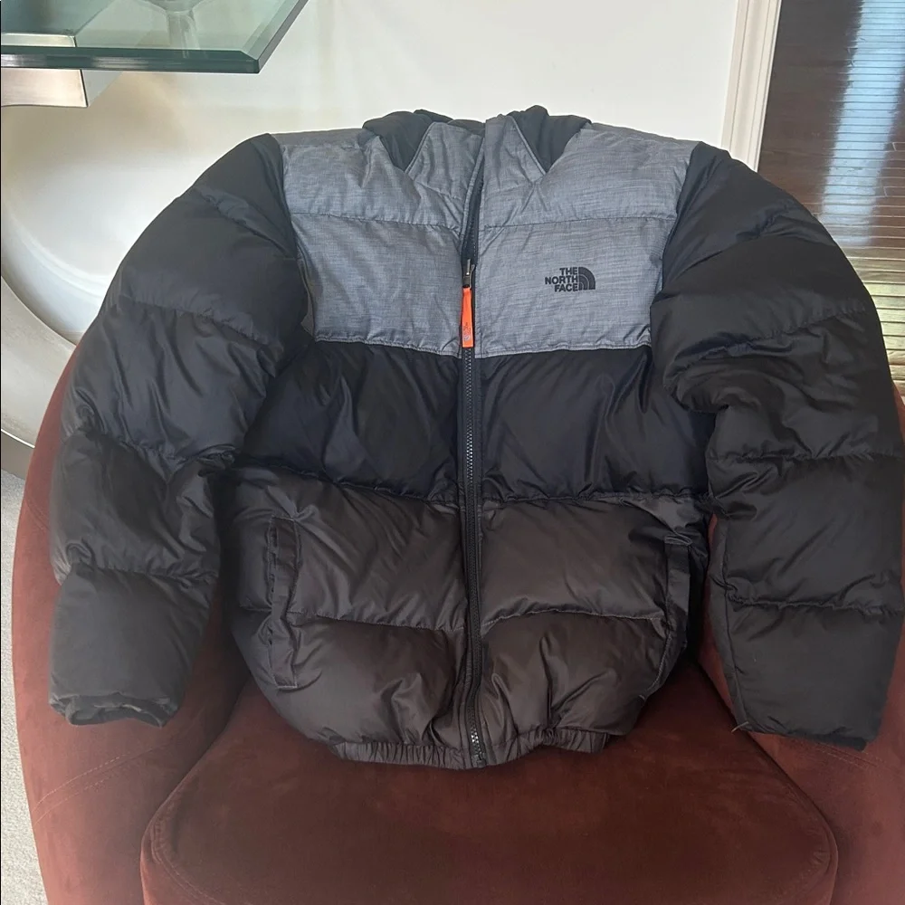 The North Face Black and Gray Insulated Jacket - Picture 1 of 3
